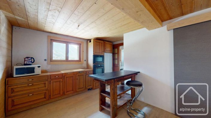 Image No.34-6 Bed Property for sale