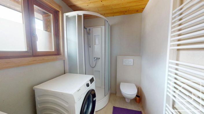Image No.37-6 Bed Property for sale