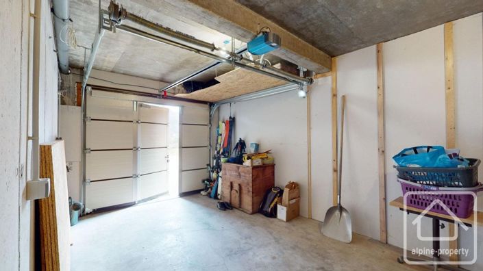 Image No.47-6 Bed Property for sale