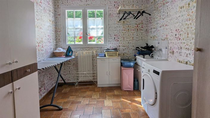 Image No.20-5 Bed House for sale