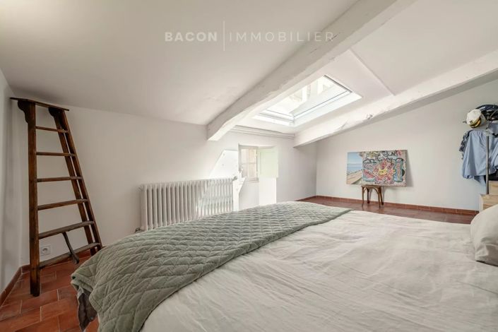 Image No.8-2 Bed House for sale