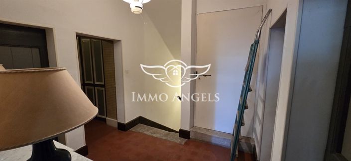 Image No.9-5 Bed House for sale