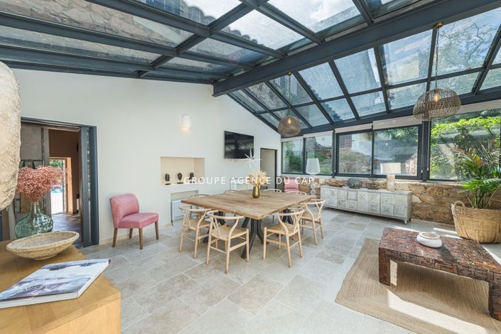Image No.6-6 Bed House for sale