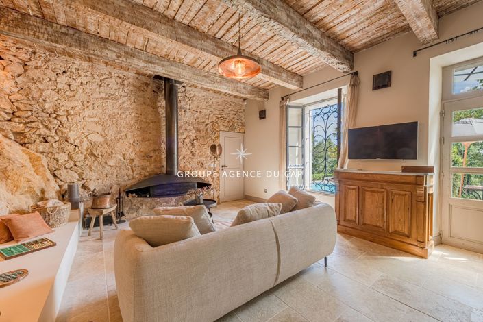 Image No.7-6 Bed House for sale