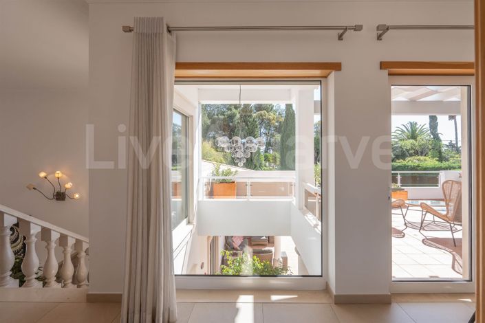 Image No.37-5 Bed House for sale