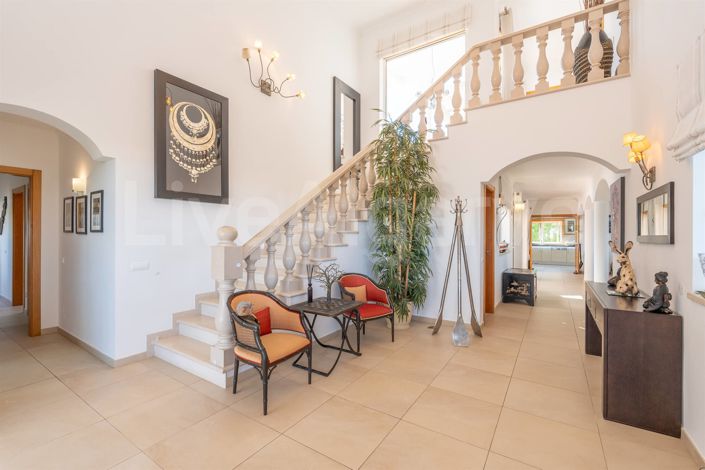 Image No.5-5 Bed House for sale