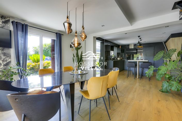 Image No.8-4 Bed House for sale