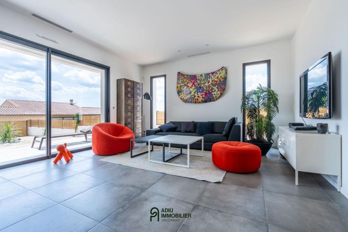 Image No.6-4 Bed House for sale
