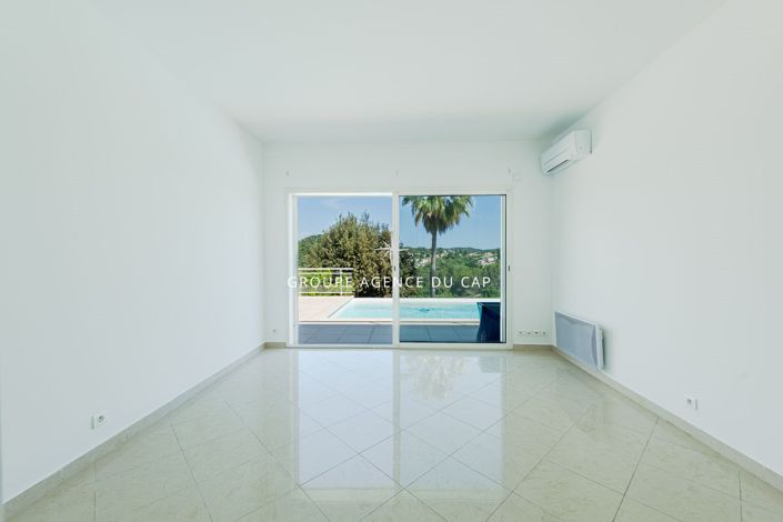 Image No.14-6 Bed House for sale
