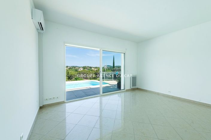 Image No.15-6 Bed House for sale