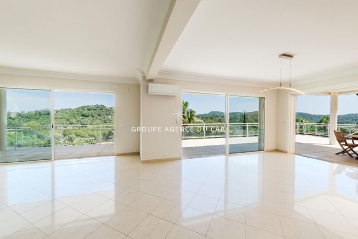 Image No.5-6 Bed House for sale
