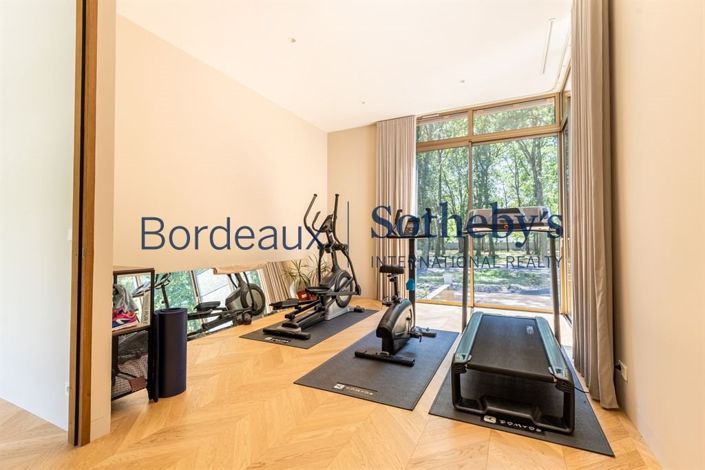 Image No.12-5 Bed House for sale