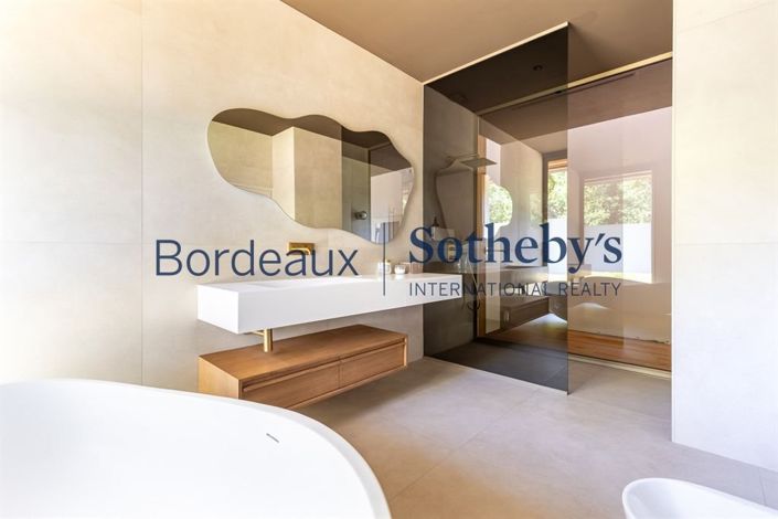 Image No.14-5 Bed House for sale