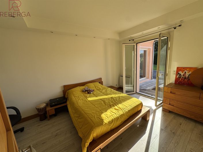 Image No.20-4 Bed House for sale