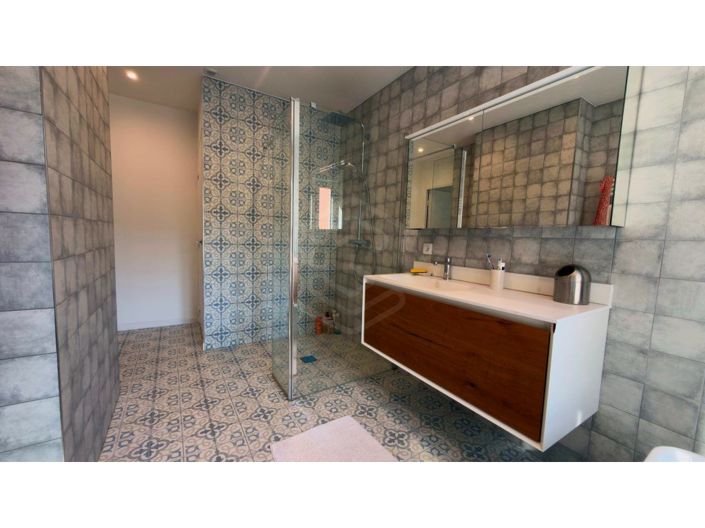 Image No.21-5 Bed House for sale
