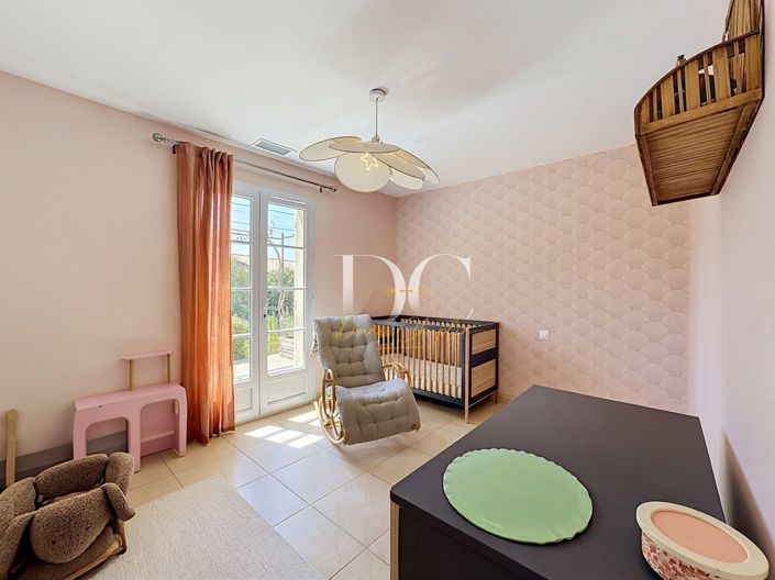 Image No.15-3 Bed House for sale