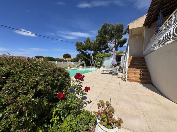 Image No.2-4 Bed House for sale