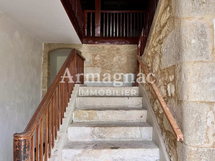 Image No.8-4 Bed House for sale