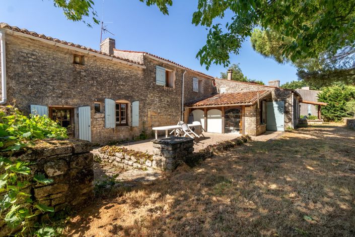 Image No.2-6 Bed House for sale
