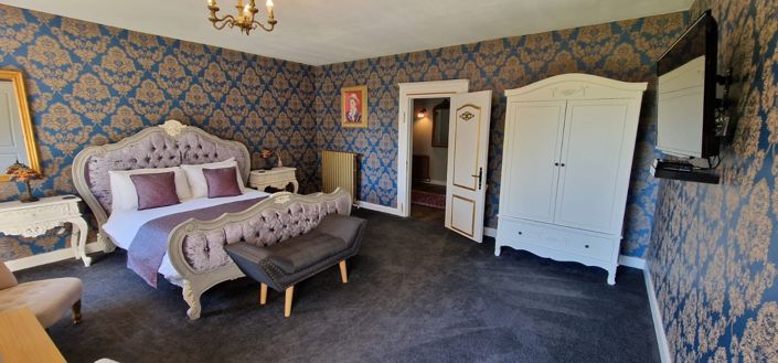 Image No.10-11 Bed Property for sale