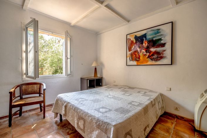 Image No.12-4 Bed House for sale