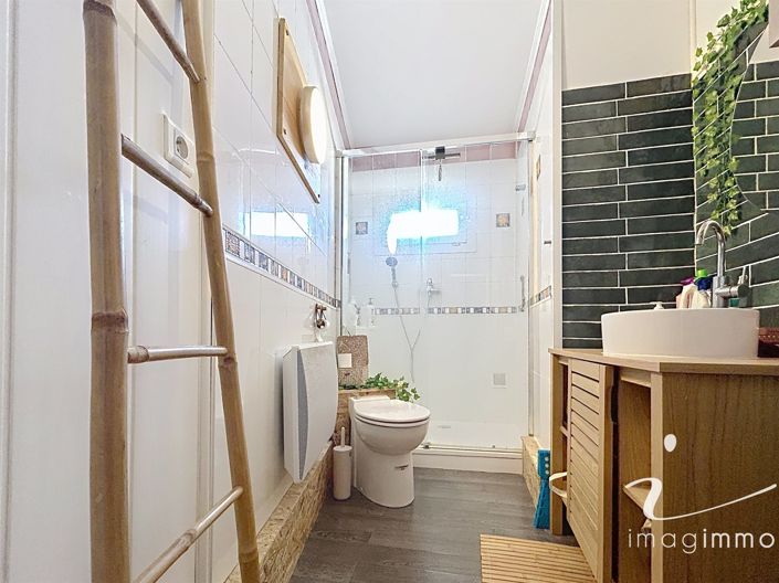 Image No.8-2 Bed House for sale
