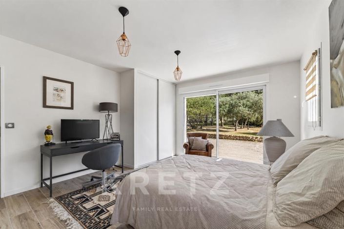Image No.19-4 Bed House for sale