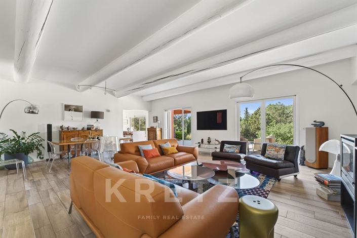 Image No.3-4 Bed House for sale