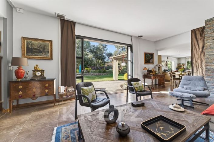 Image No.7-5 Bed House for sale