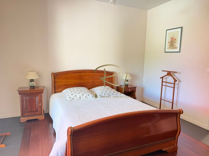 Image No.9-3 Bed House for sale