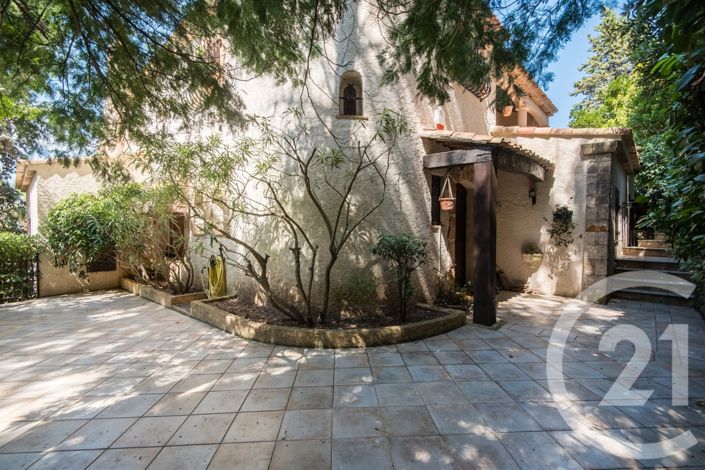Image No.16-5 Bed House for sale