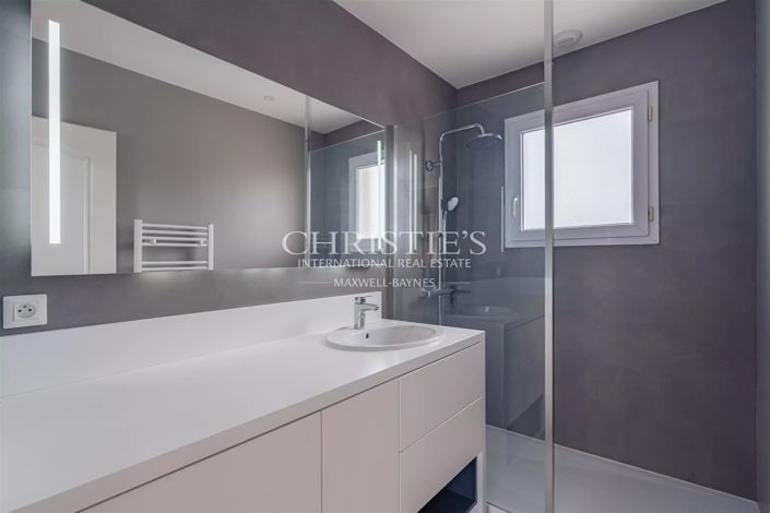 Image No.10-1 Bed Apartment for sale