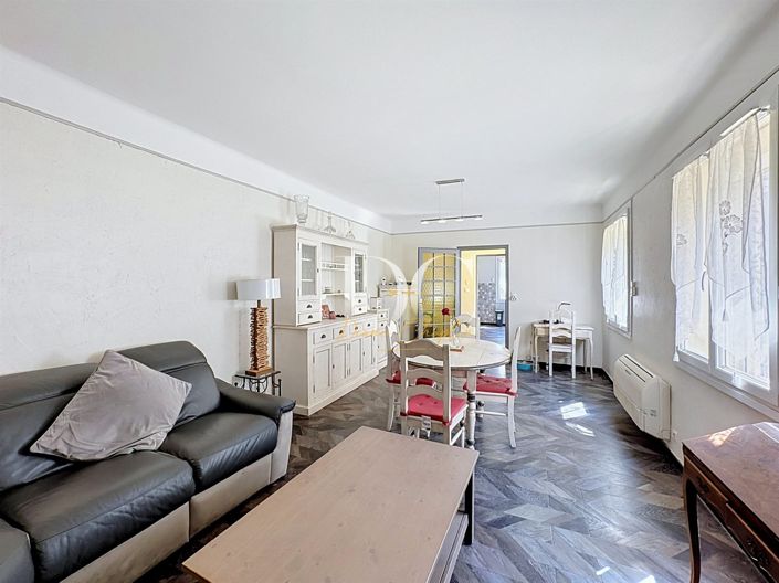 Image No.7-6 Bed House for sale