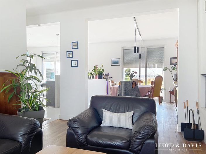 Image No.5-5 Bed House for sale