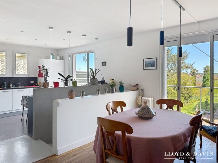 Image No.6-5 Bed House for sale