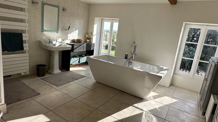 Image No.17-4 Bed House for sale