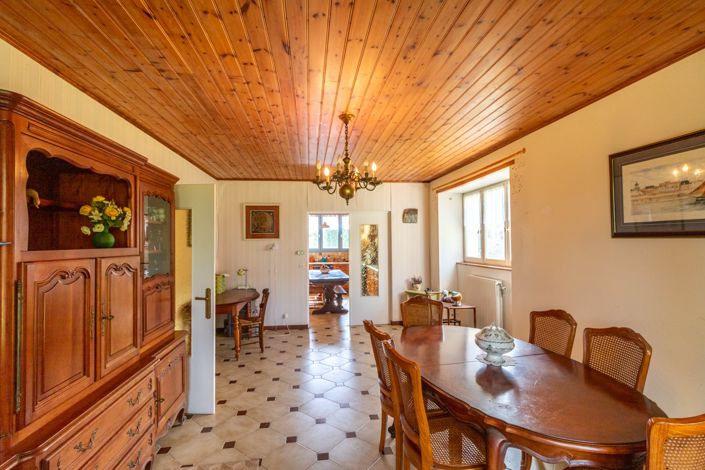 Image No.12-6 Bed House for sale
