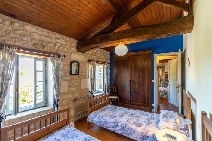 Image No.12-4 Bed House for sale