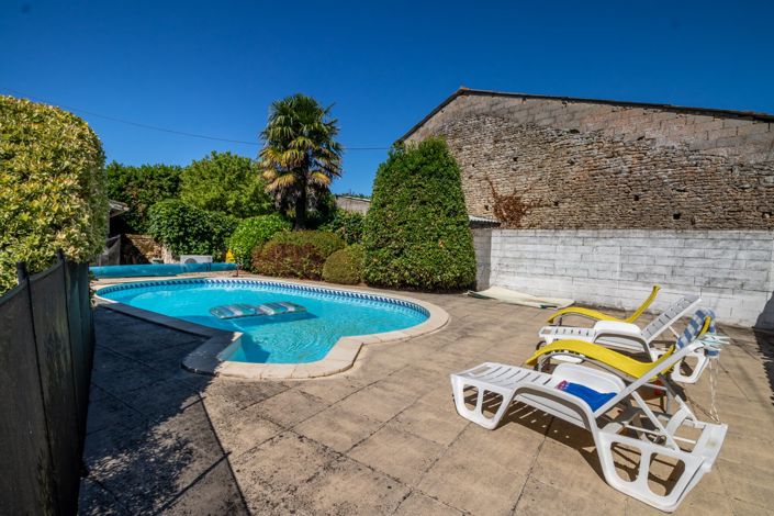 Image No.19-4 Bed House for sale