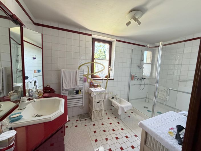 Image No.7-3 Bed House for sale