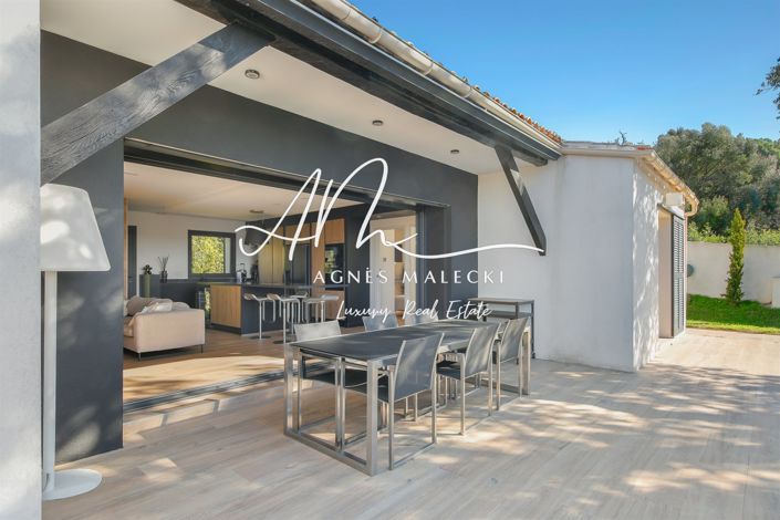 Image No.8-4 Bed House for sale