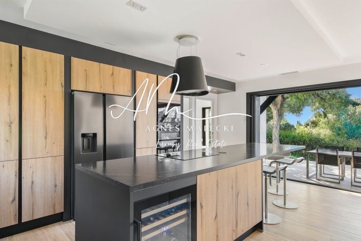 Image No.9-4 Bed House for sale