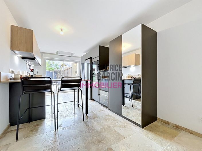 Image No.5-2 Bed House for sale