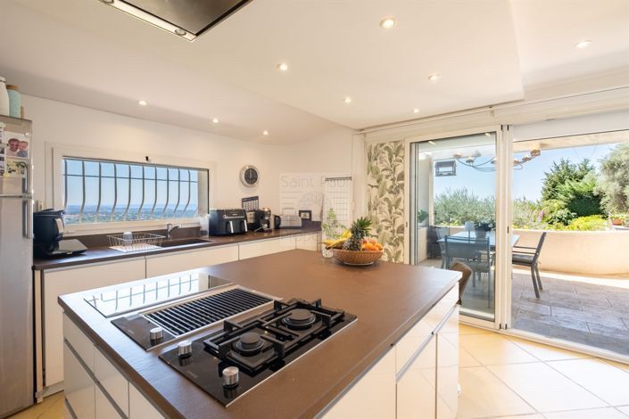 Image No.10-4 Bed House for sale