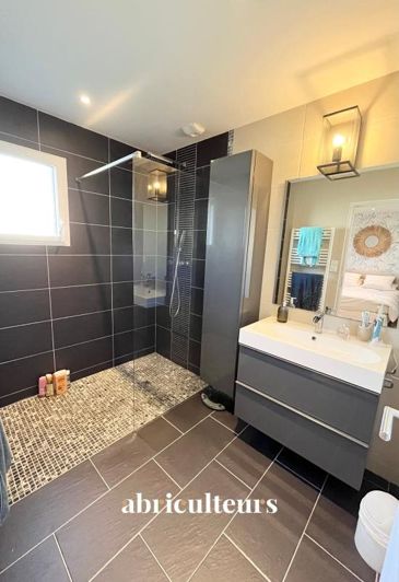 Image No.6-4 Bed House for sale
