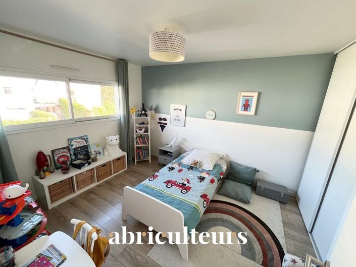 Image No.8-4 Bed House for sale