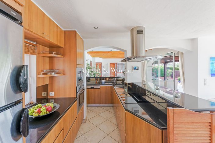Image No.6-4 Bed House for sale