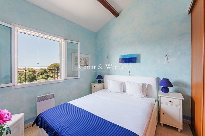 Image No.9-4 Bed House for sale