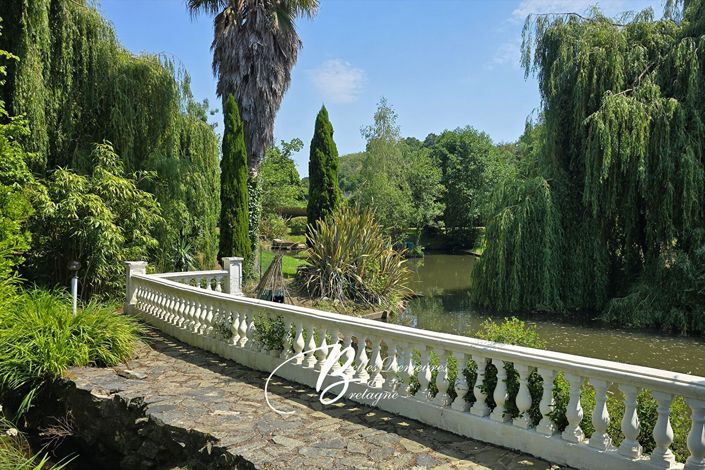 Image No.5-8 Bed House for sale