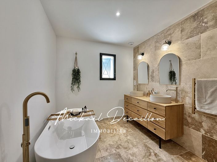 Image No.12-3 Bed House for sale